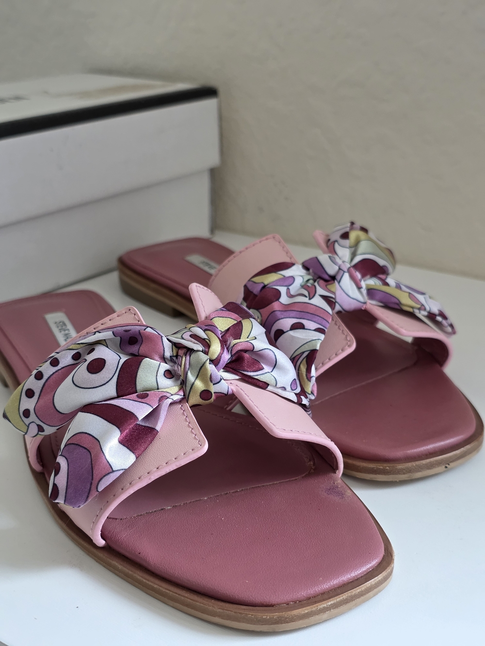 Steve Madden Pink Slide Sandals with Patterned Bow Hadyn Scarf Size 9